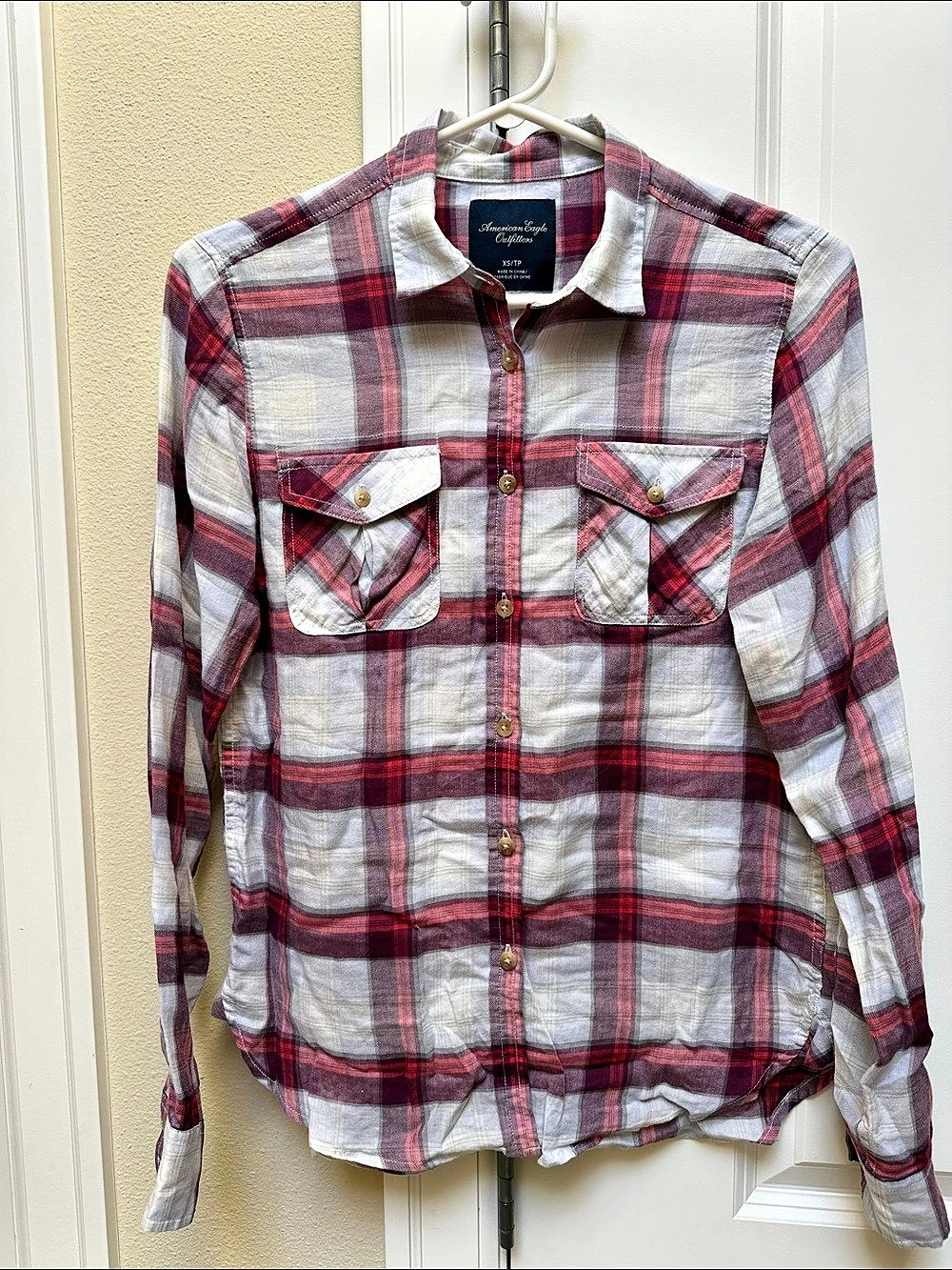American Eagle Outfitters Plaid Button Down Cotton Shirt in Red & White Size XS